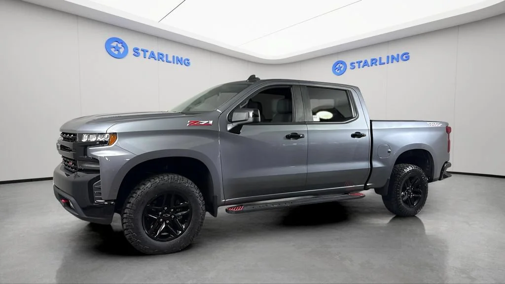 Used 2021 SATIN STEEL METALLIC Chevrolet LT Trail Boss image 3