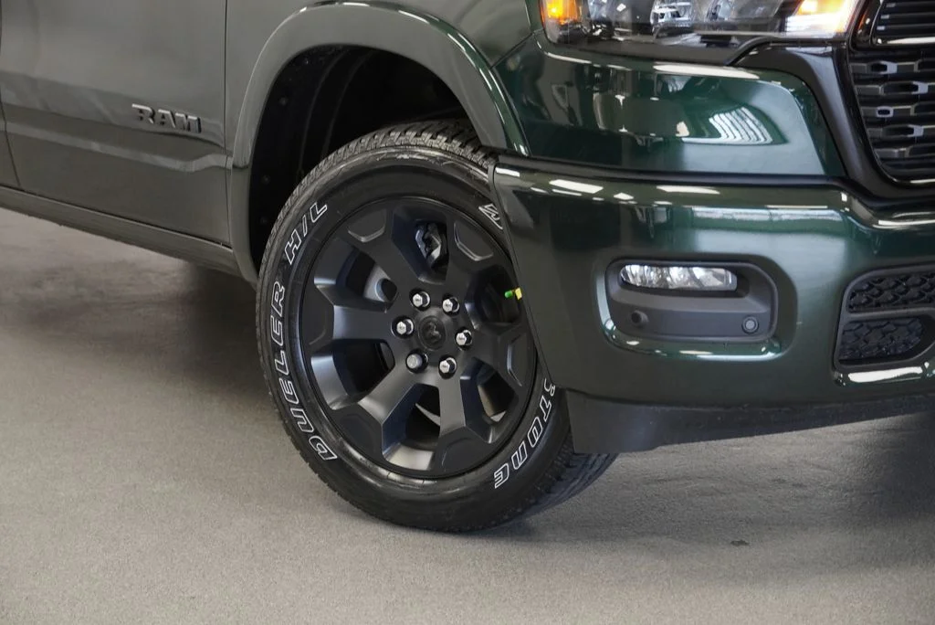 New 2026 Serrano-Green Metallic Exterior Paint RAM Big Horn/Lone Star image 4