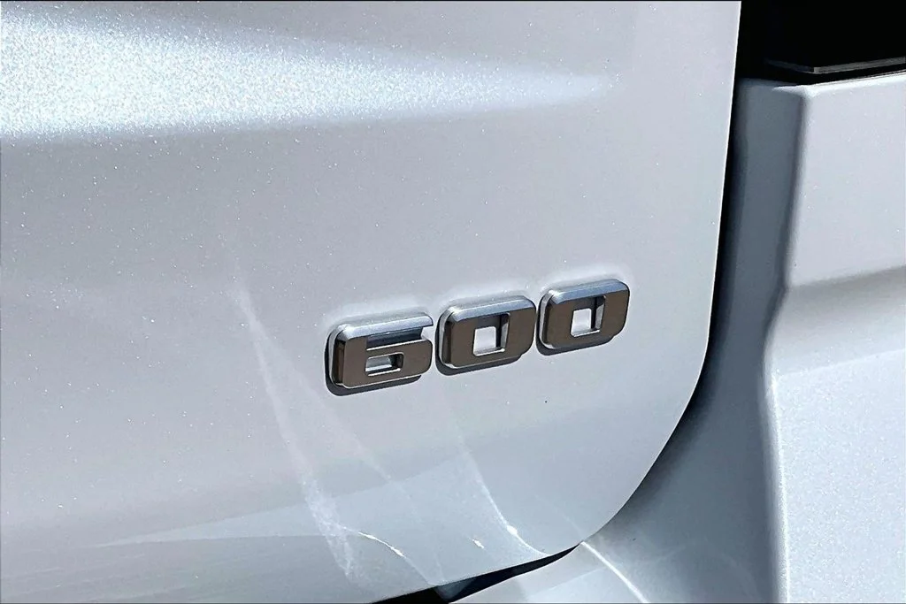 Used 2026 White Cadillac Platinum Sport image 34