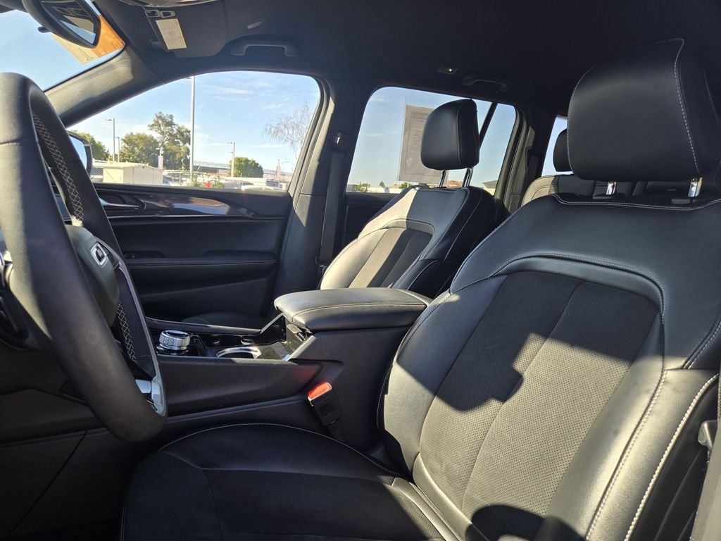 2023 Jeep Grand Cherokee Altitude - Photo 13