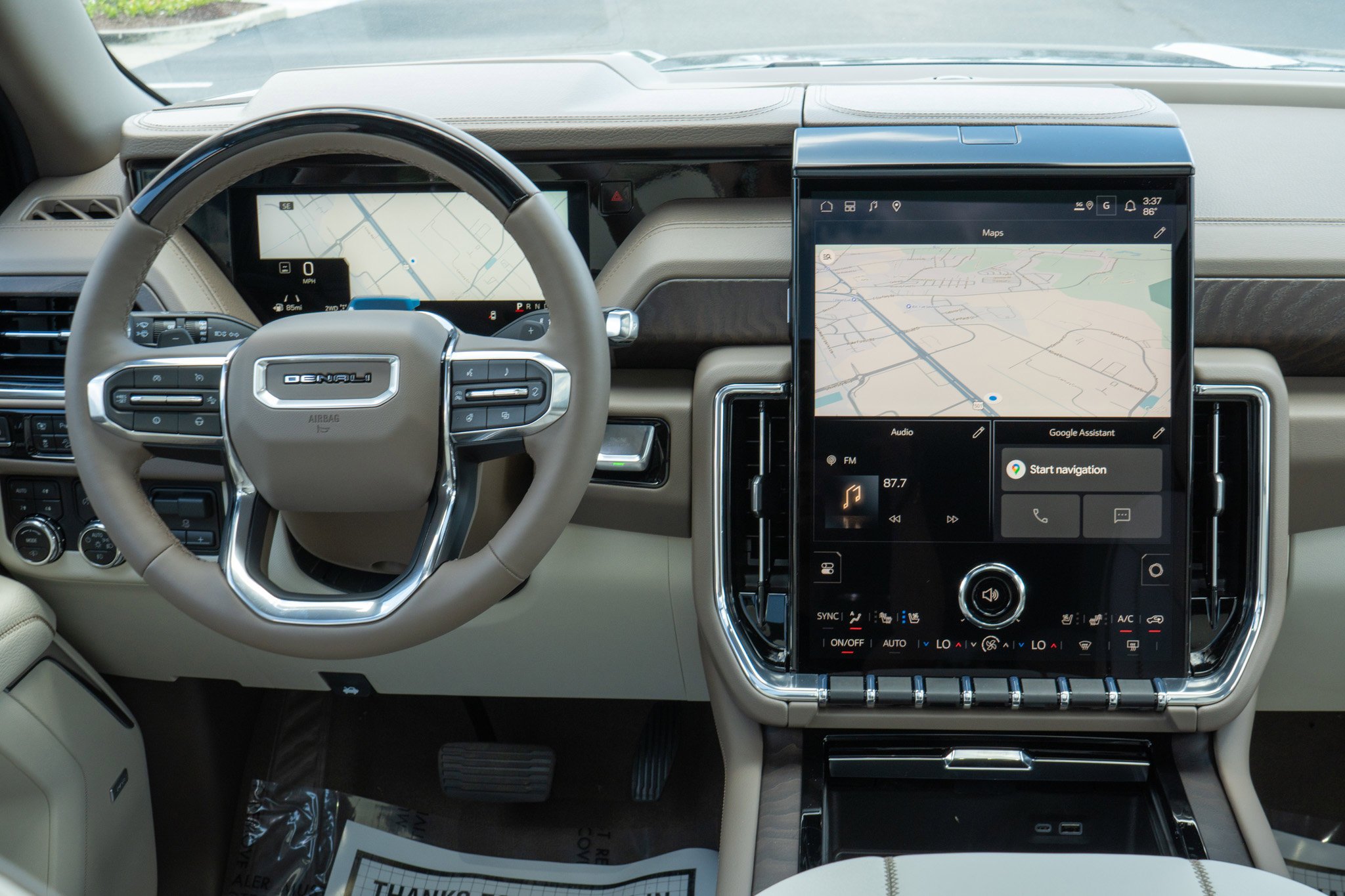 2026 GMC Yukon Denali - Photo 14