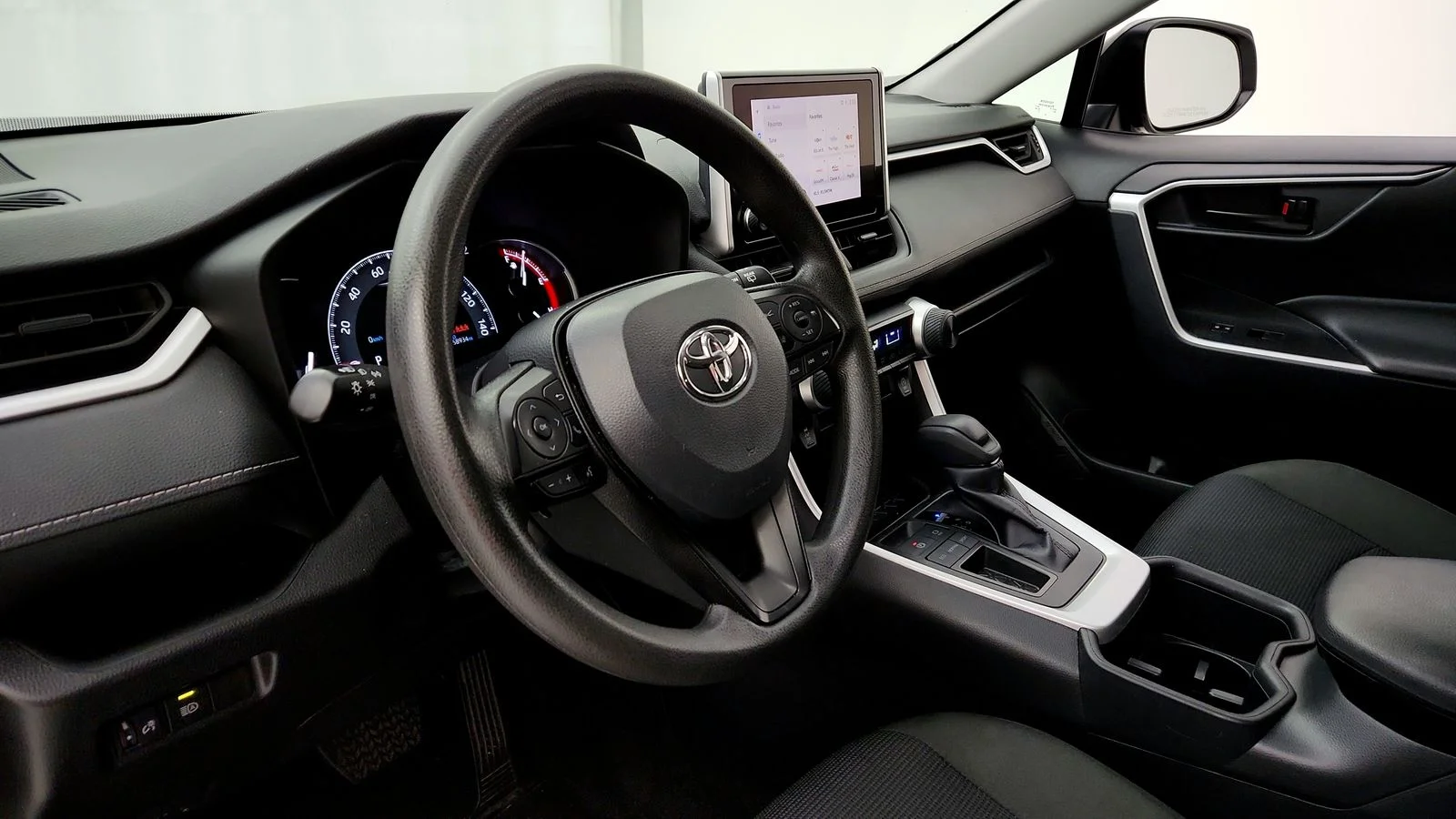 Used 2025 Silver Toyota LE image 25