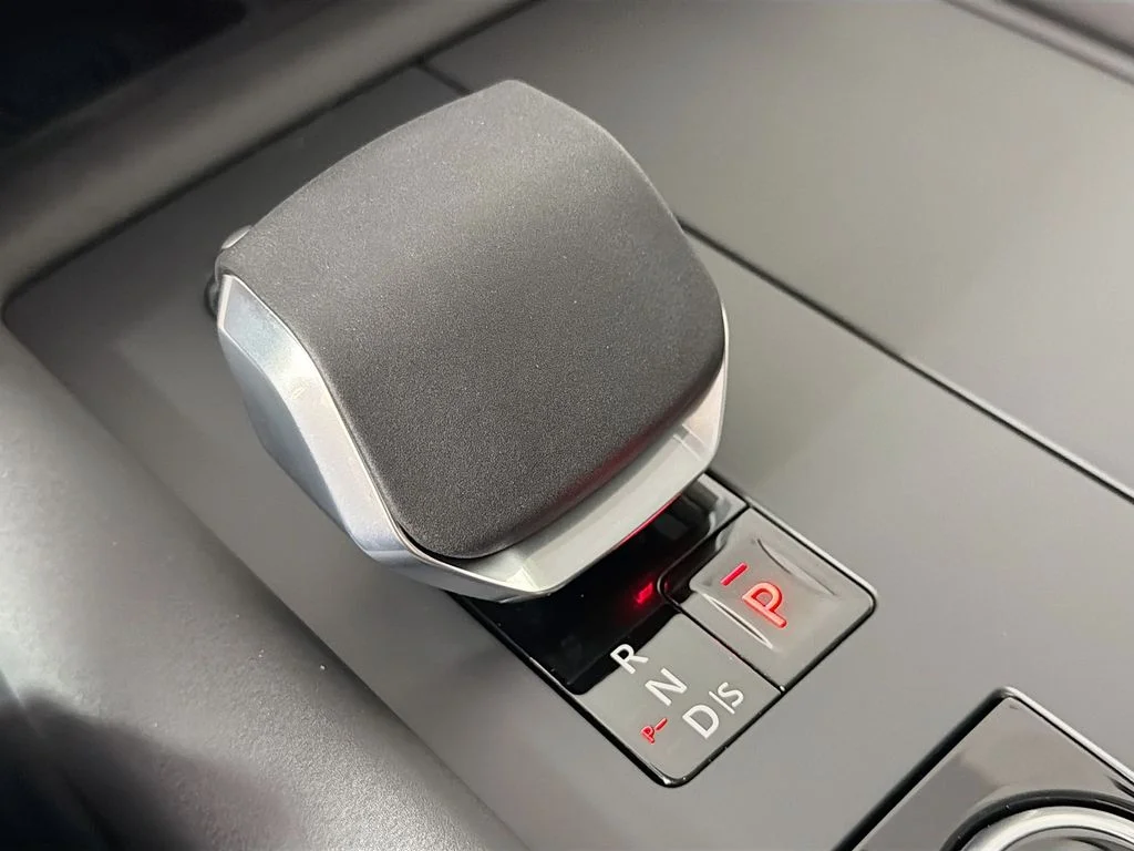 New 2026 Santorini Black Land Rover S image 17