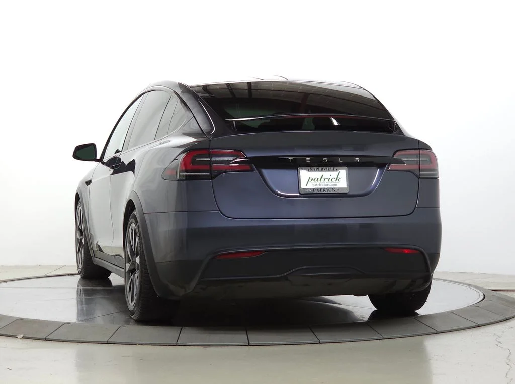 Used 2023  Tesla Standard Range image 3