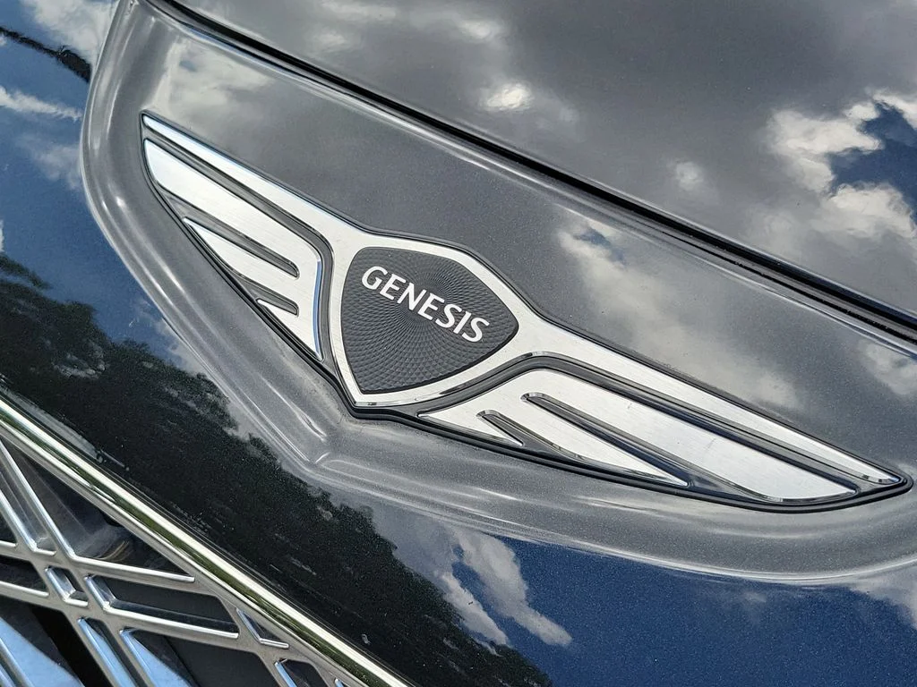 Used 2025 Black Genesis 2.5T image 13