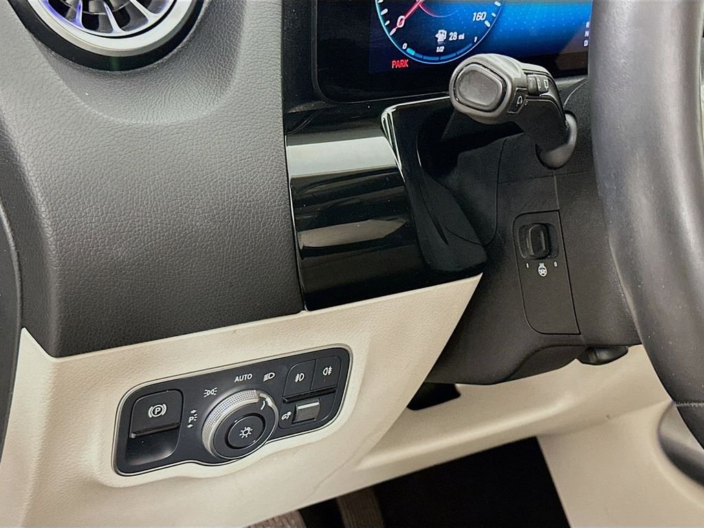 Used 2023 Gray Mercedes-Benz GLA 250 image 9