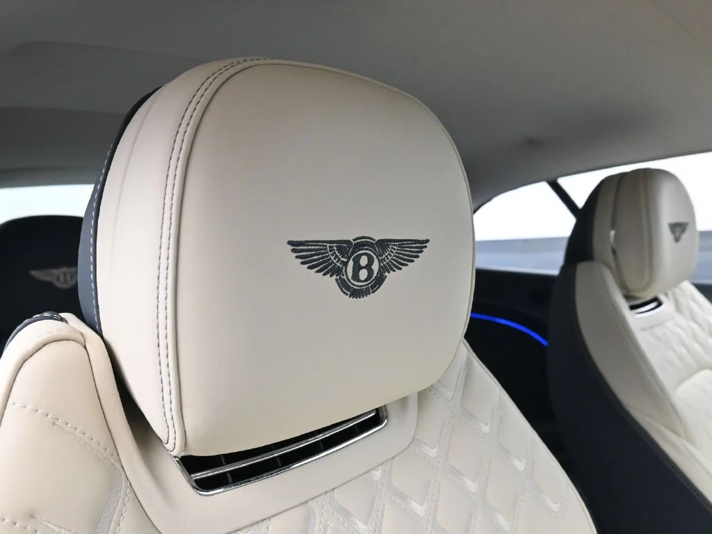 Used 2026  Bentley V8 image 18