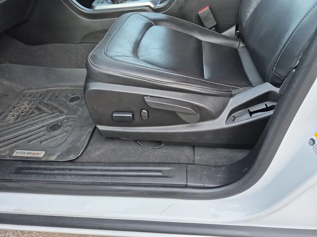 Certified Used 2022 Summit White Chevrolet LT image 14