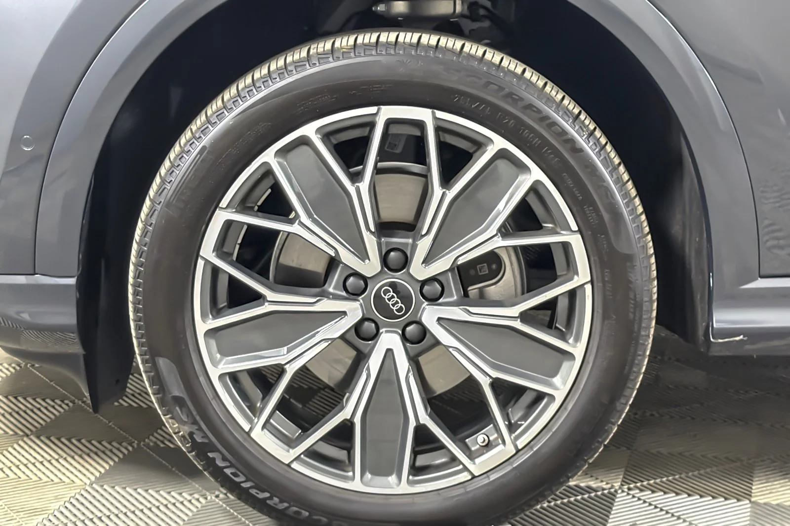 Used 2025 Tambora Gray Metallic Audi Premium Plus 2.0 TFSI quattro image 26