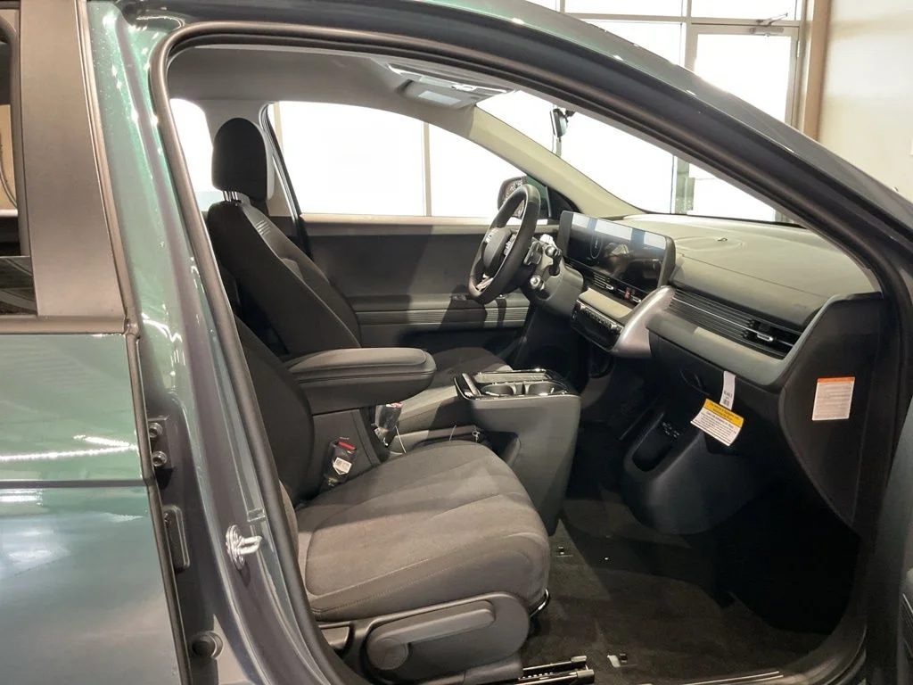 New 2027 Green Hyundai SE image 26