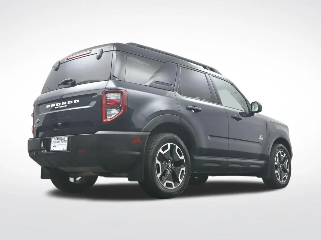 Used 2022 Blue Metallic Ford Outer Banks image 49