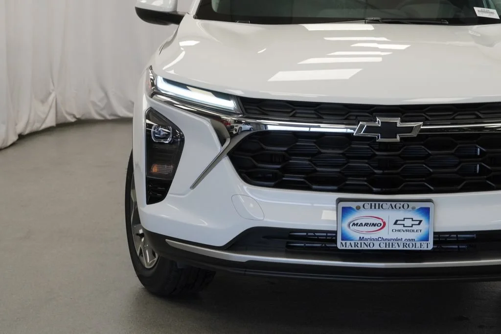 New 2026 Summit White Chevrolet LT image 33