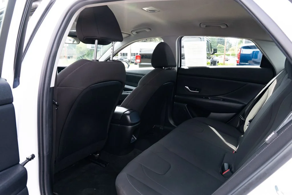 Used 2024 White Hyundai SEL image 21