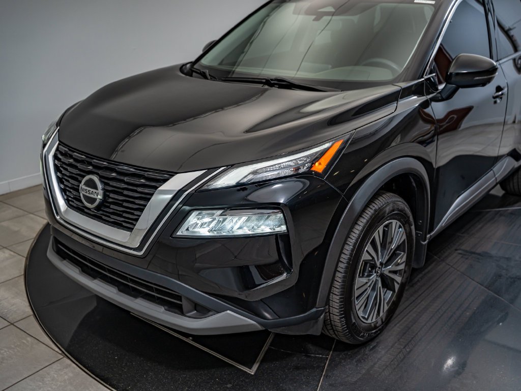 Used 2021 Super Black Nissan SV image 12