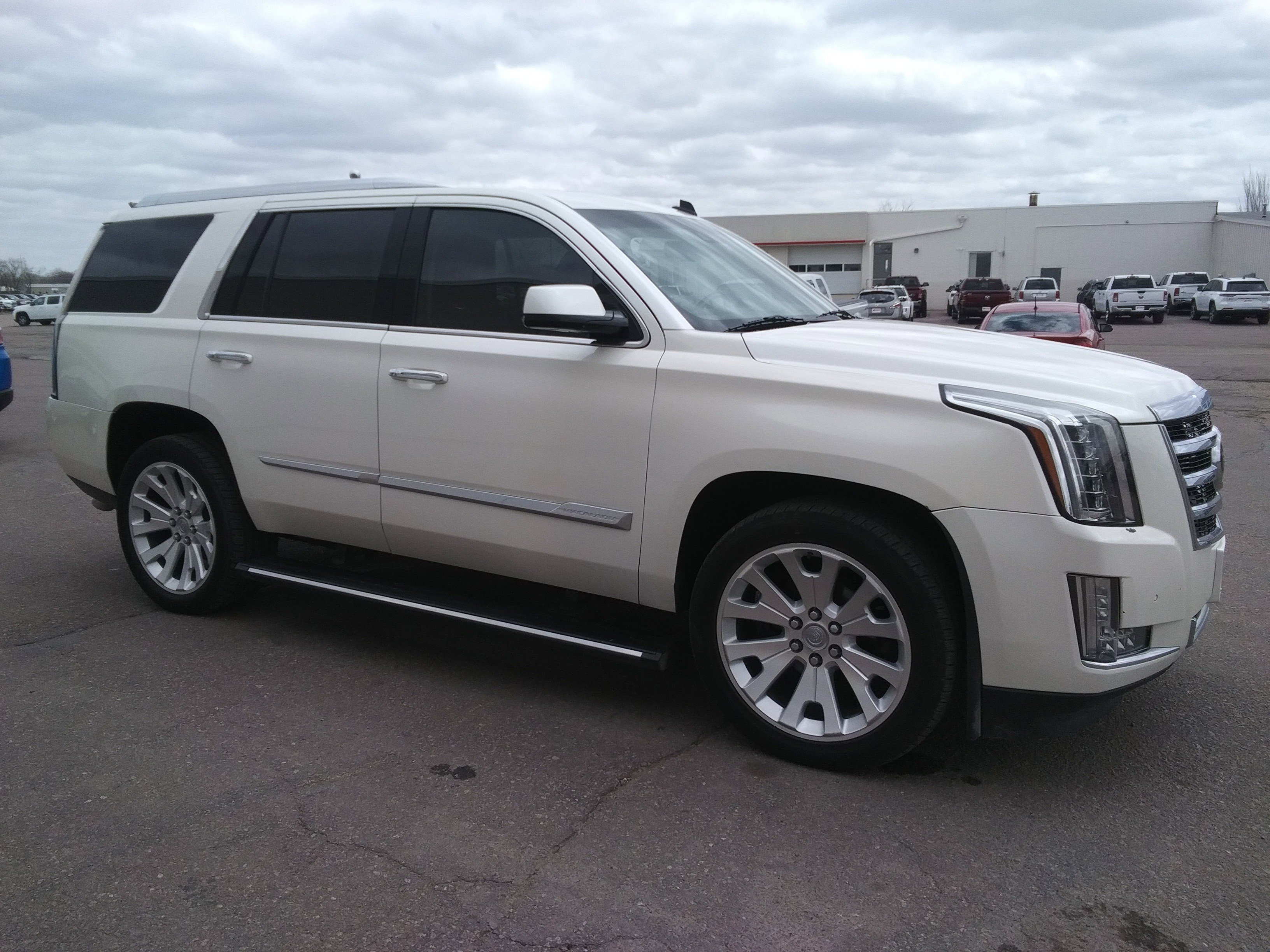 Used 2015 White Cadillac Premium image 4