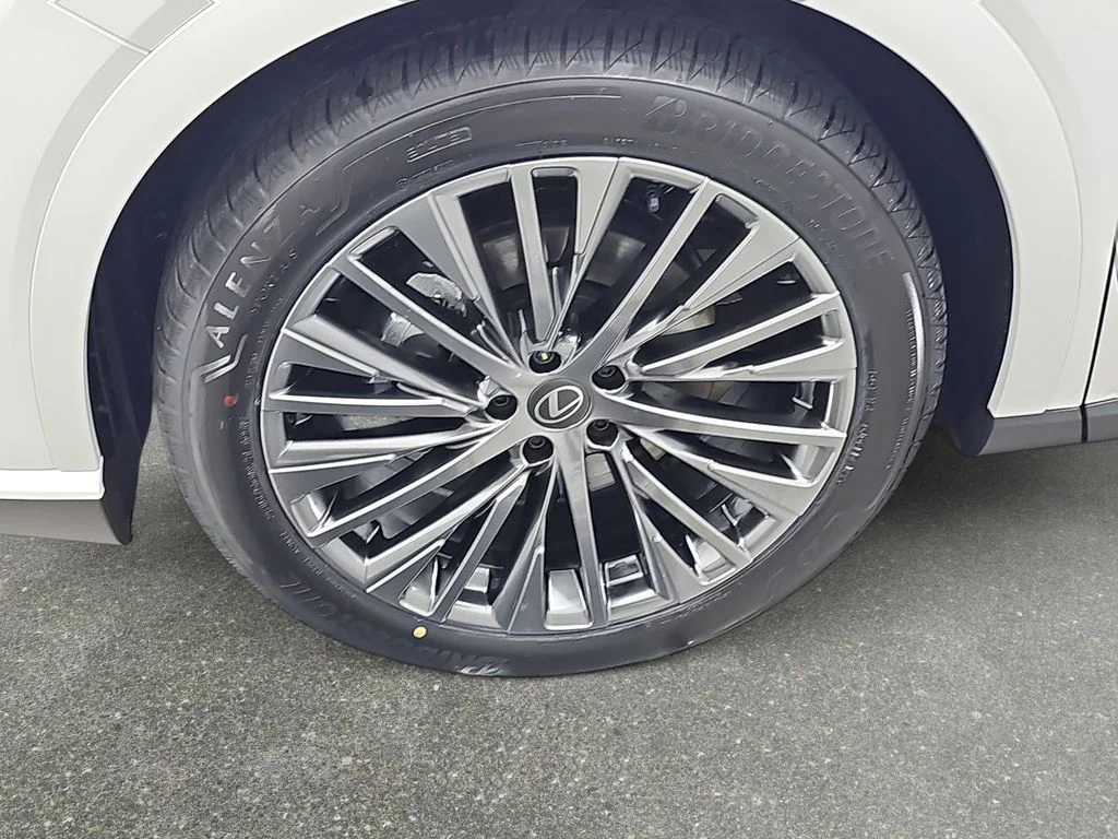New 2026  Lexus 450h+ Luxury image 30
