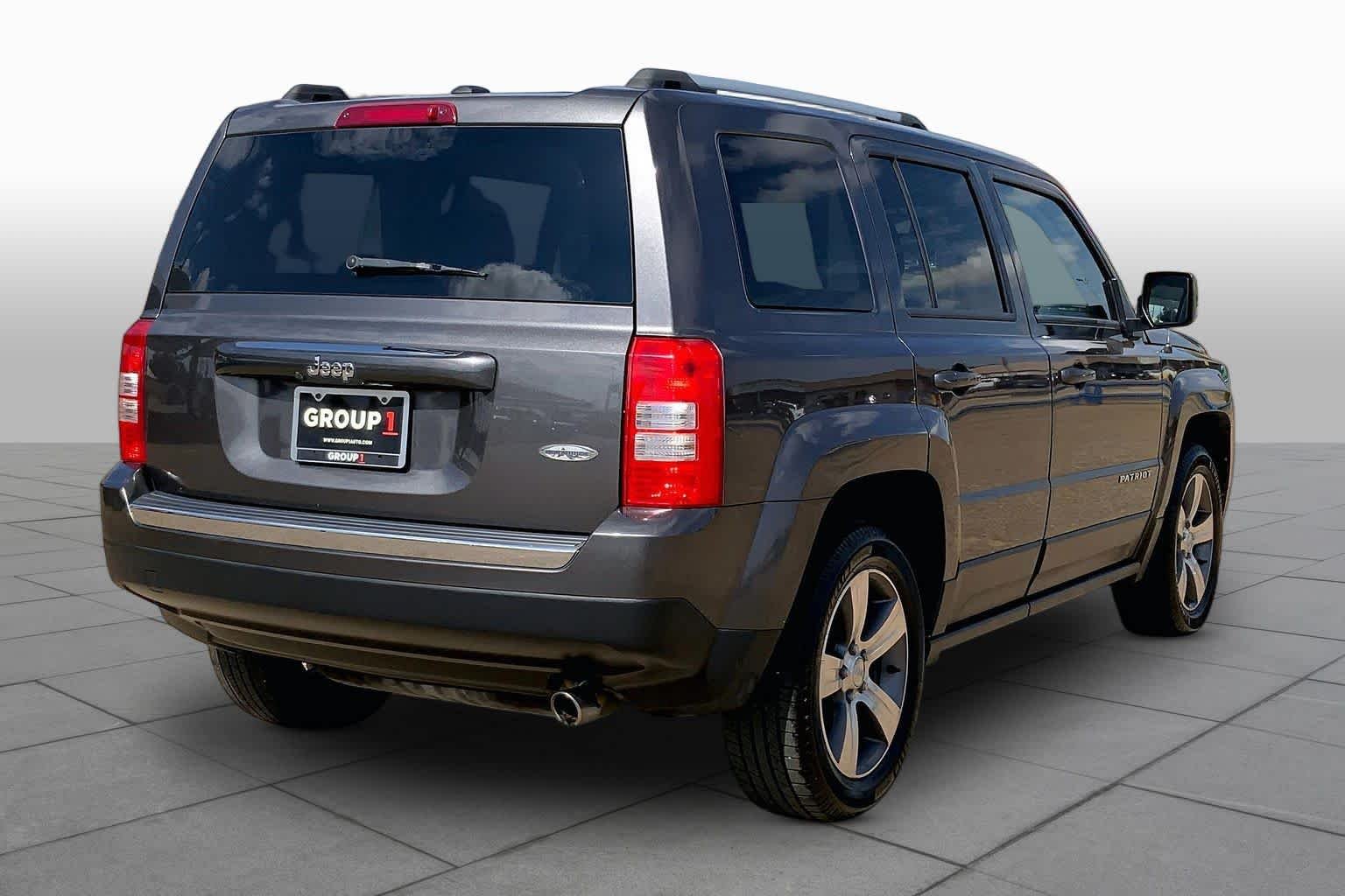 Used 2016 Granite Crystal Metallic Clearcoat Jeep High Altitude Edition image 11