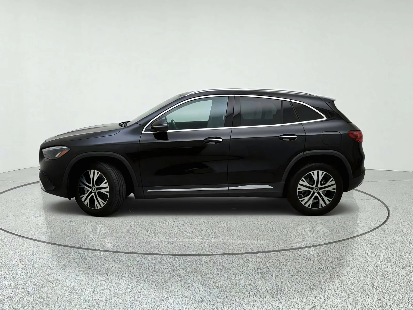 Used 2025 Night Black Mercedes-Benz GLA 250 image 14