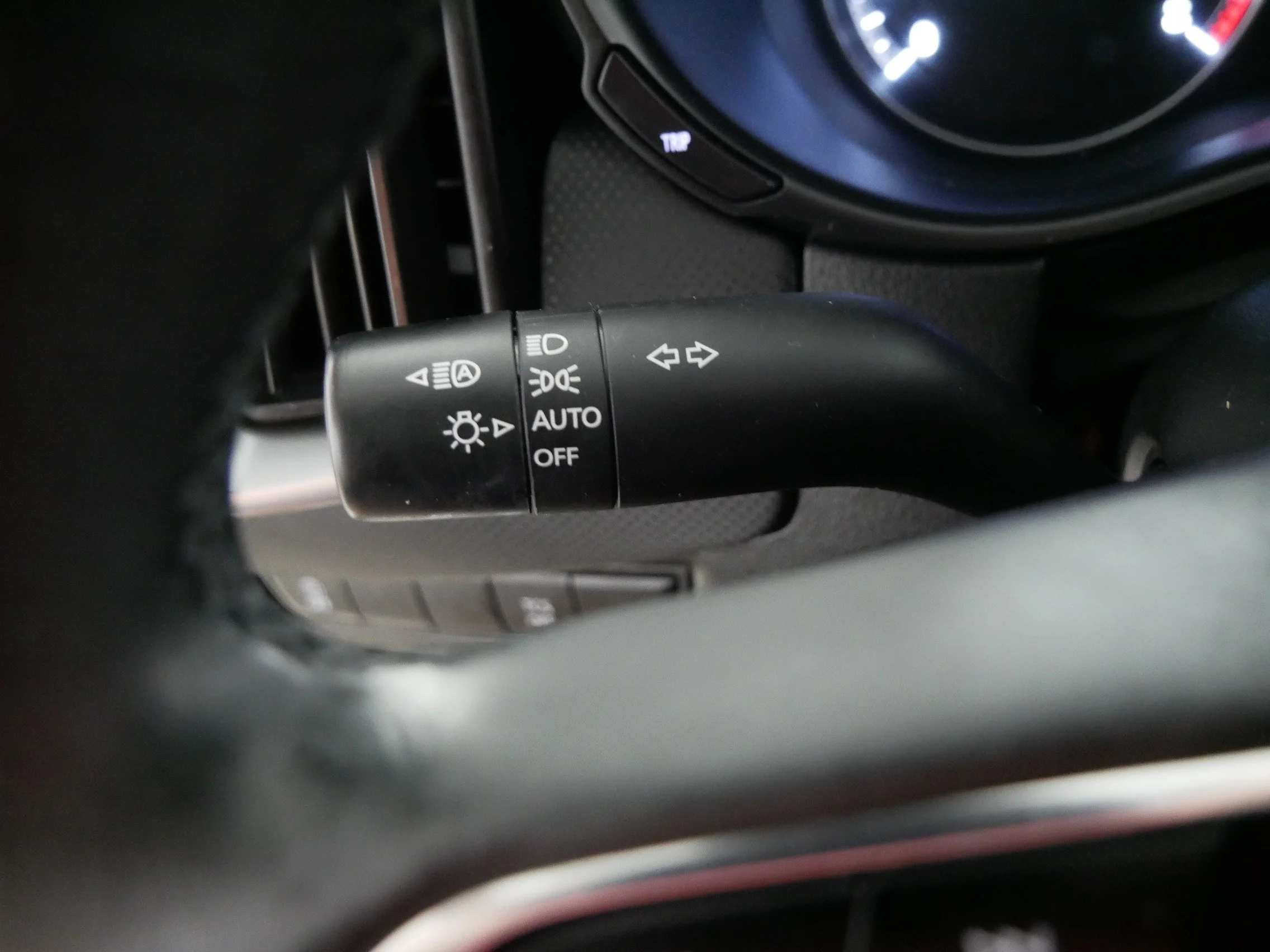Used 2024 Wind Chill Pearl Mazda 2.5 S Preferred Package image 31