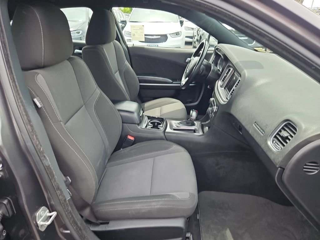 Used 2022 Granite Crystal Metallic Clearcoat Dodge SXT image 28
