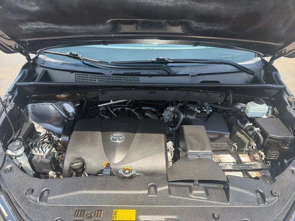 Used 2018 Gray Toyota Limited image 33