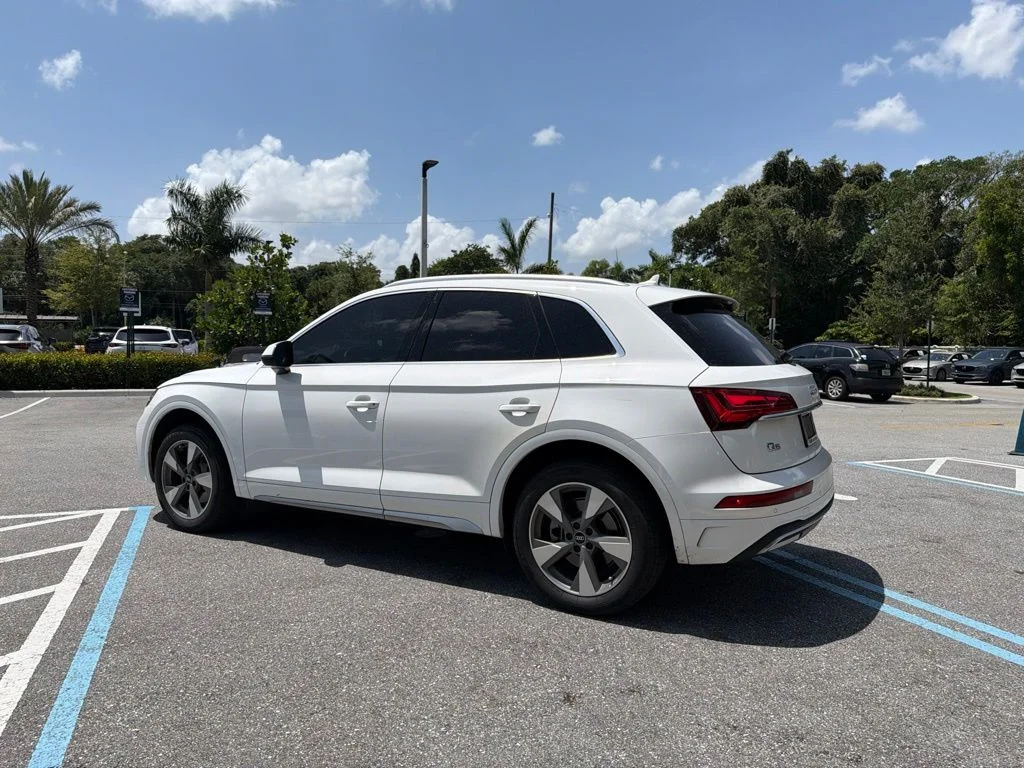 Used 2023 Glacier White Audi 40 Premium image 10