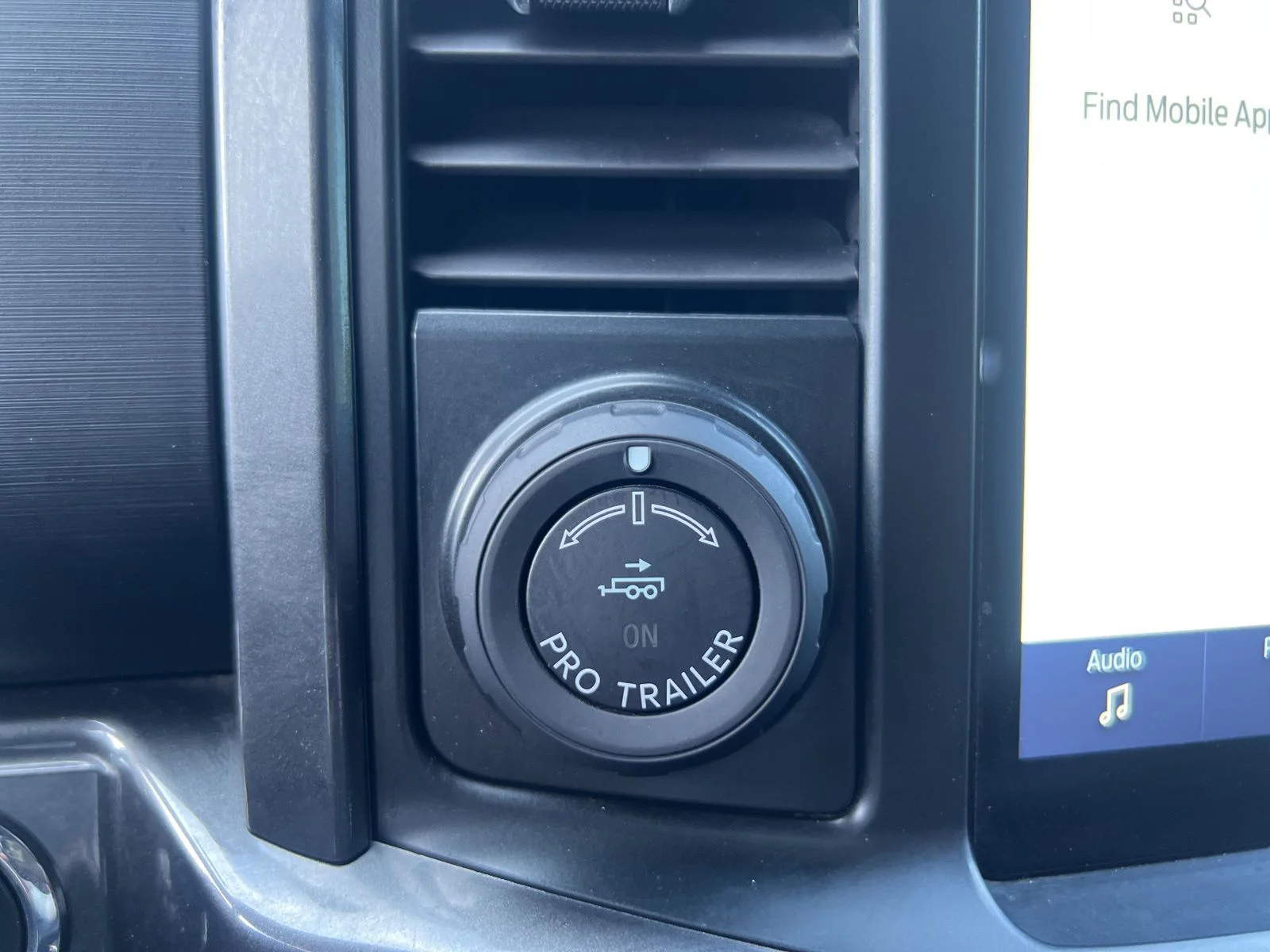 Used 2022 Black Metallic Ford XLT image 18