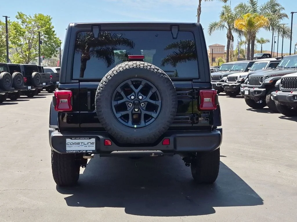 New 2026 Black Clear-Coat Exterior Paint Jeep 85th Anniversary Edition image 5