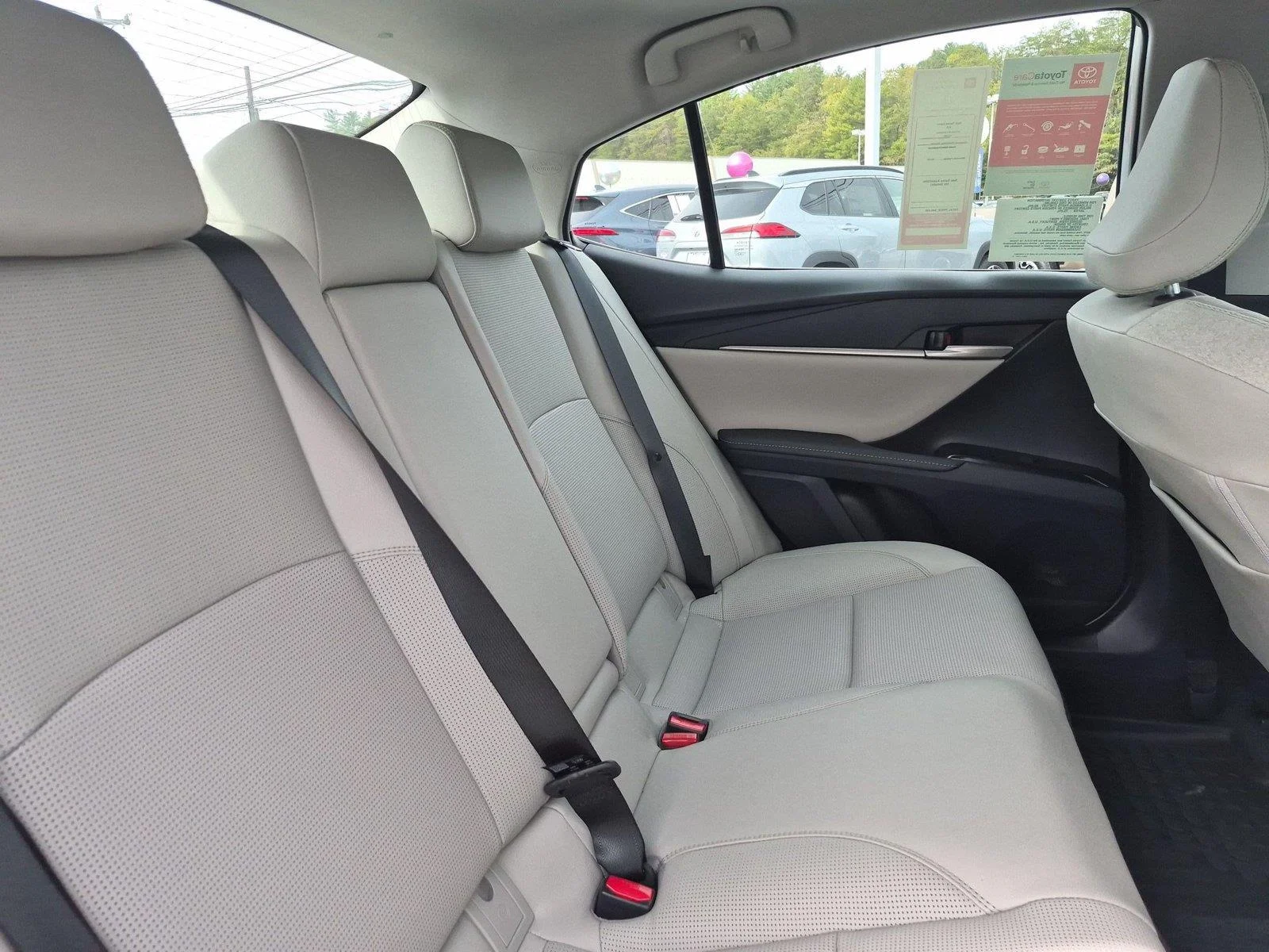Used 2026 Wind Chill Pearl Toyota XLE image 35