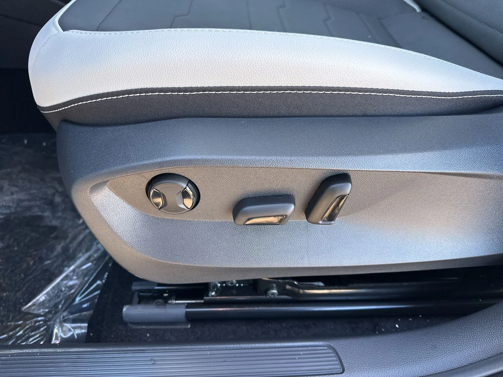 2026 Volkswagen Taos SE - Photo 15