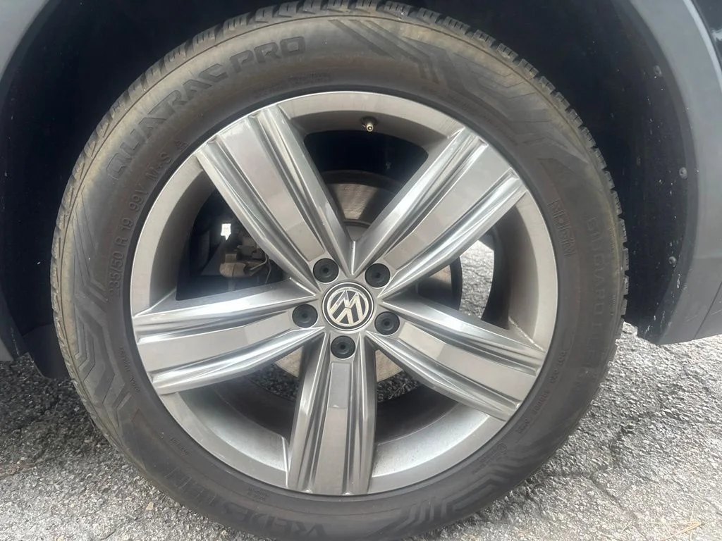 Used 2021 Black Volkswagen 2.0T SEL image 58
