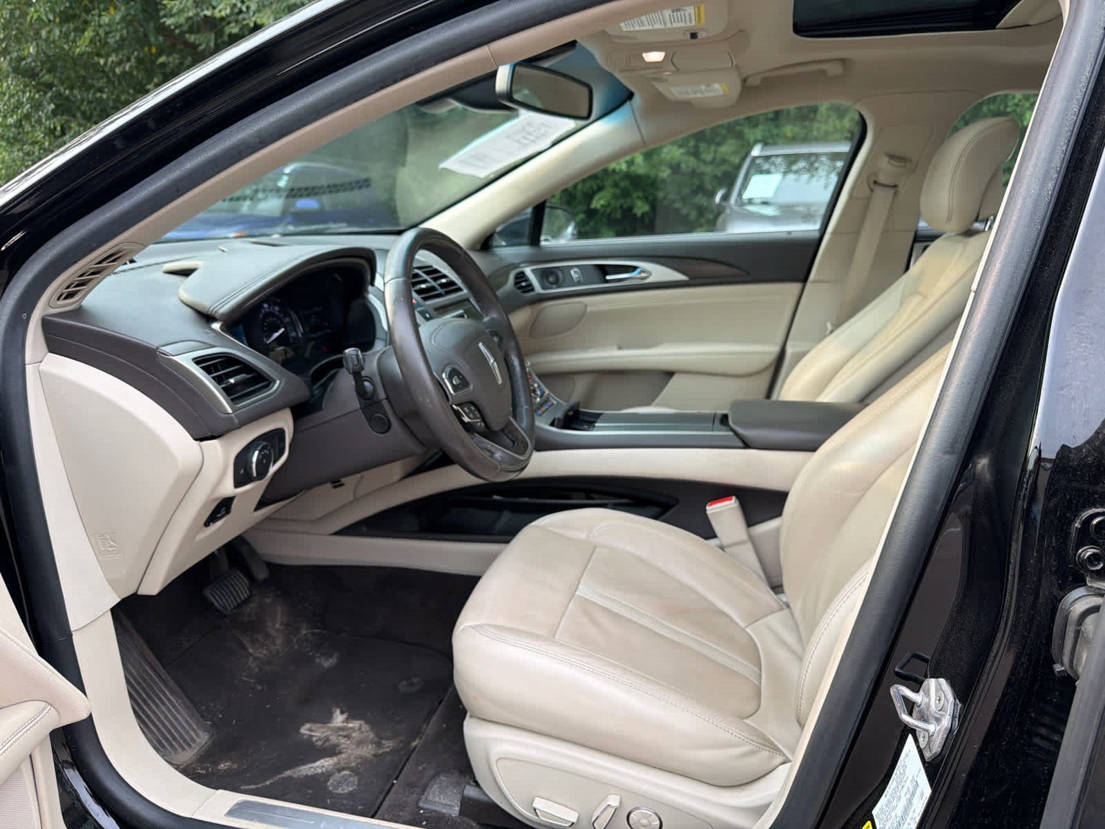 Used 2018 Black Velvet Lincoln Hybrid Reserve image 5