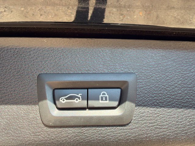 Used 2017 Black BMW xDrive28i image 17