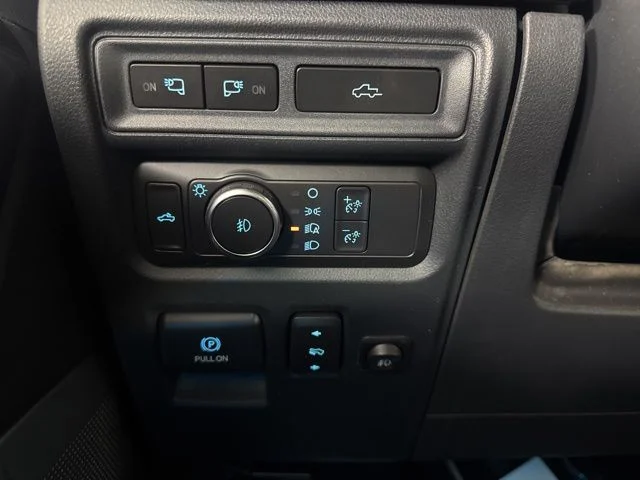 Used 2021 White Metallic Ford Lariat image 20