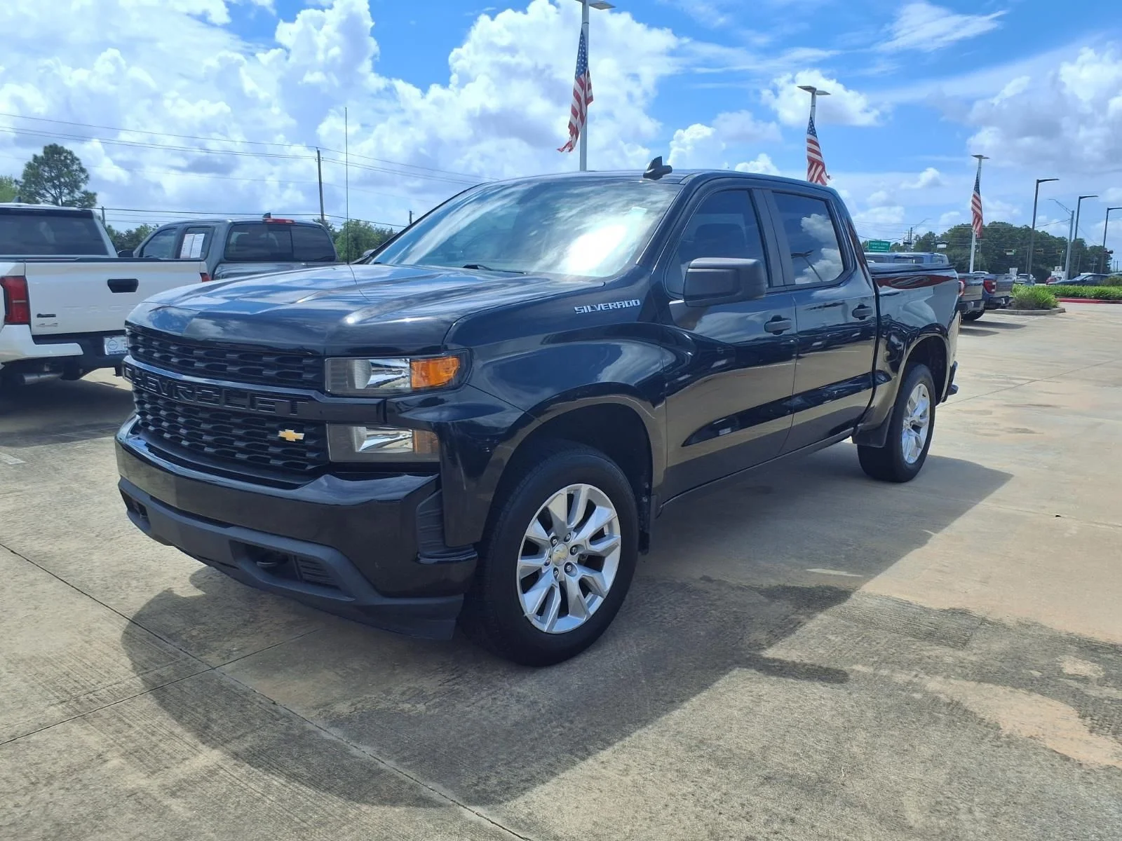 Used 2020 Black Chevrolet Custom image 3