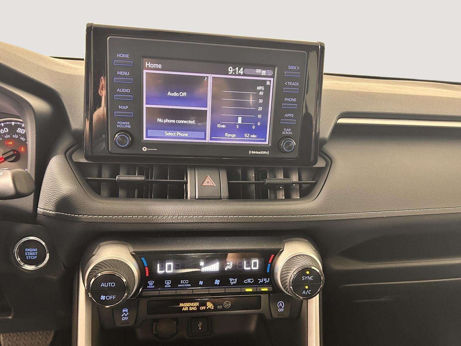 2022 Toyota RAV4 XLE - Photo 19