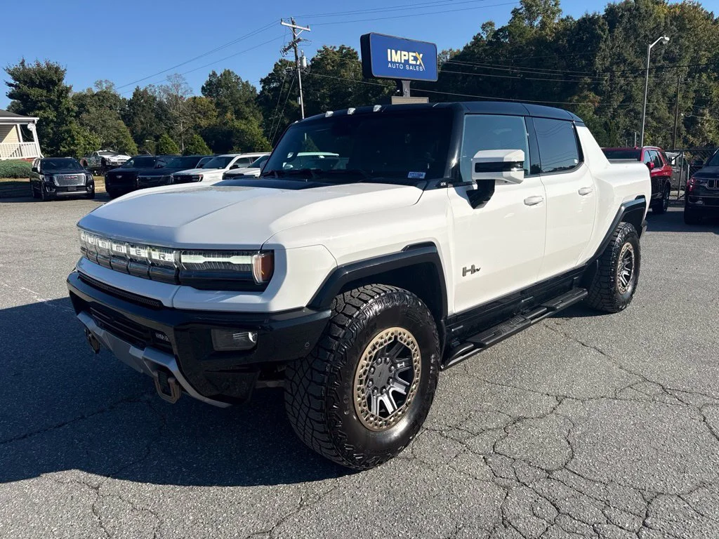 Used 2024 White GMC 2X image 1