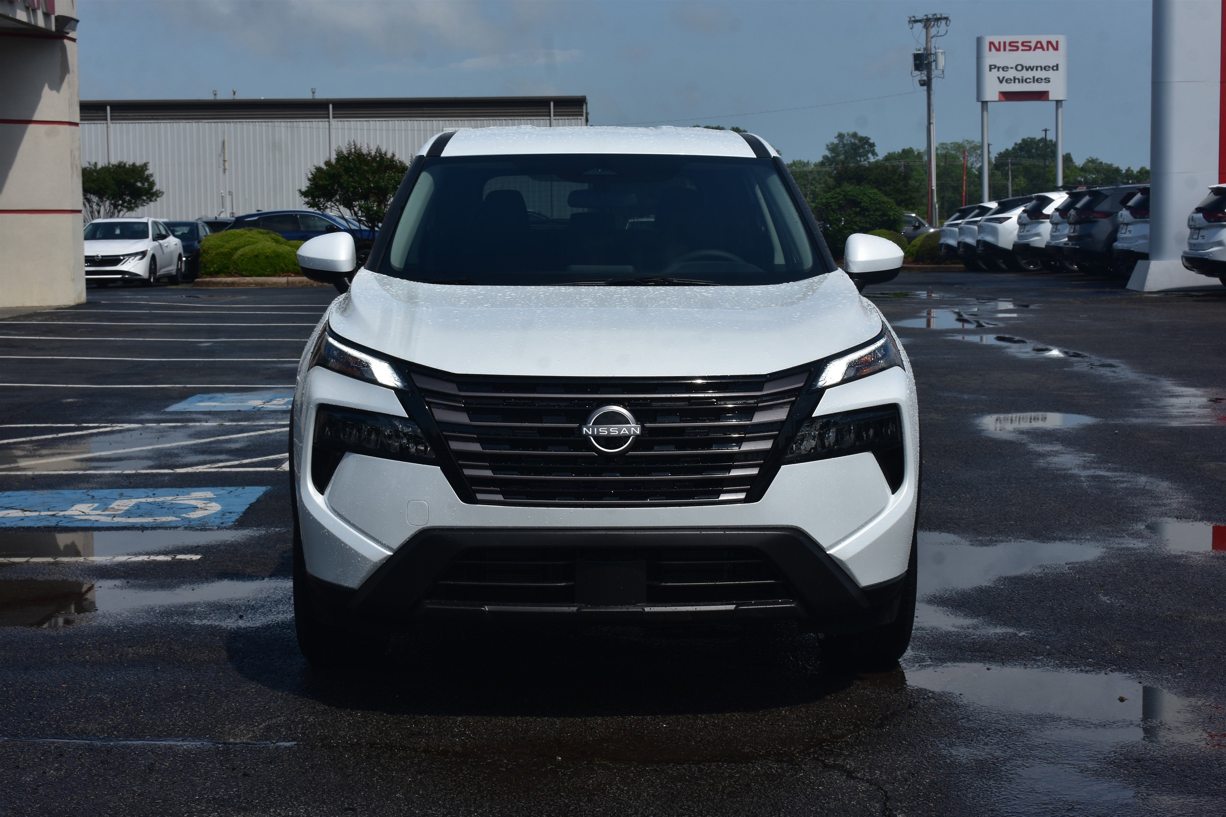 New 2026 Everest White Pearl TriCoat Nissan SV image 2