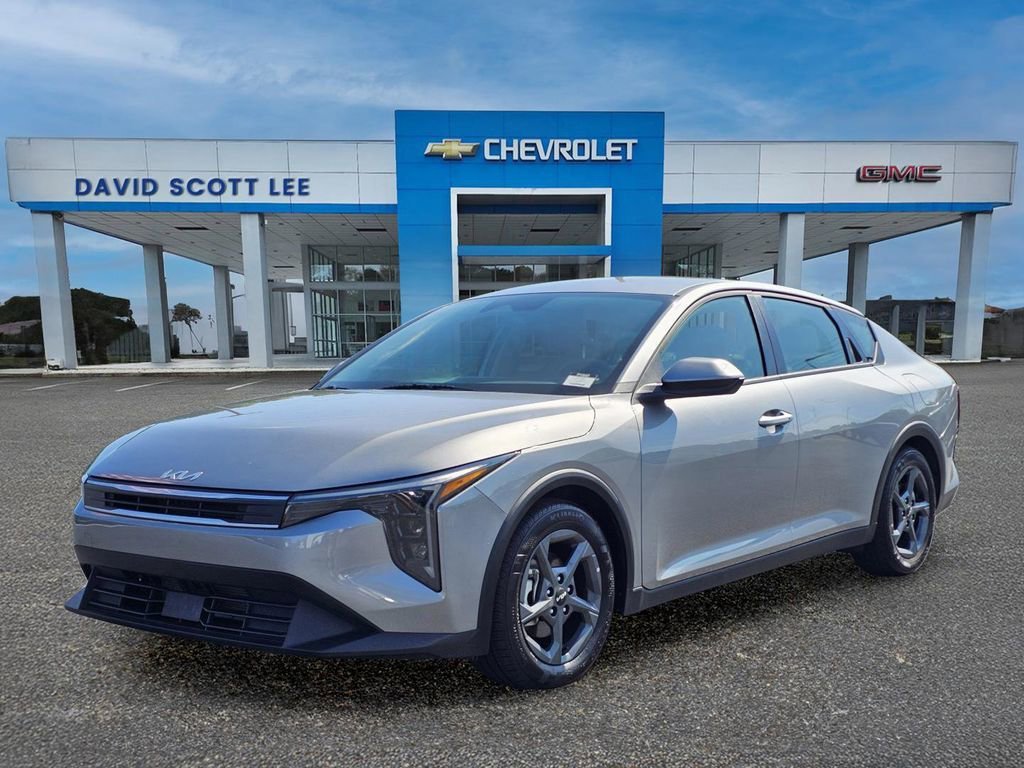 2025 Kia K4 LXS AT's photo