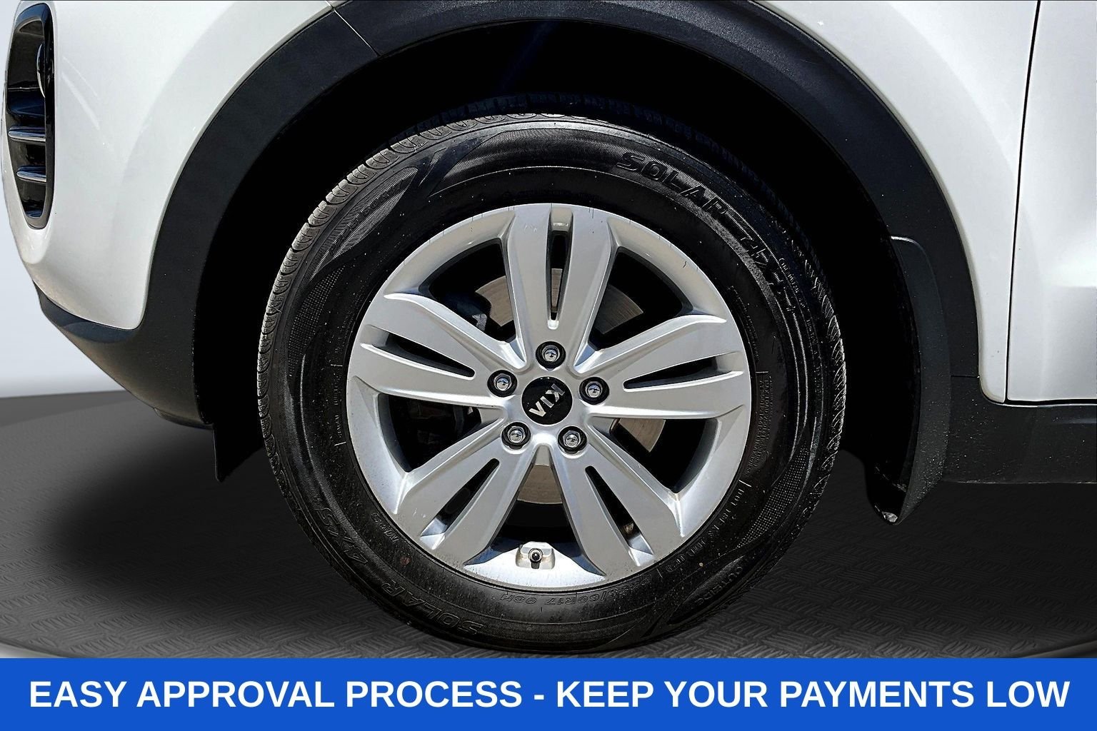 Used 2018 White Kia LX image 38