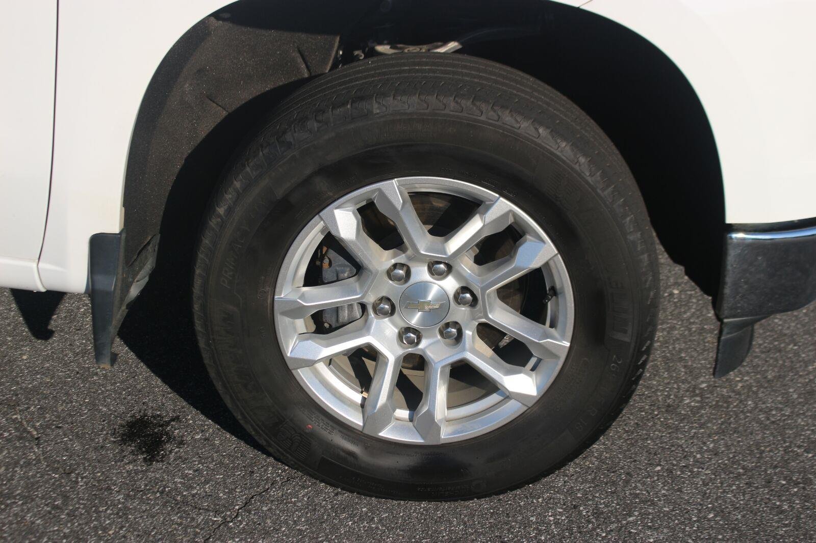 Used 2022 SUMMIT WHITE Chevrolet LT image 36