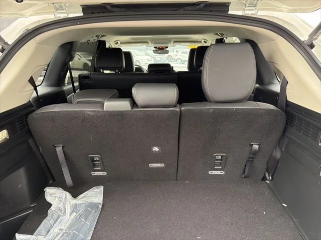 2025 Mazda CX-90 Preferred Package - Photo 32