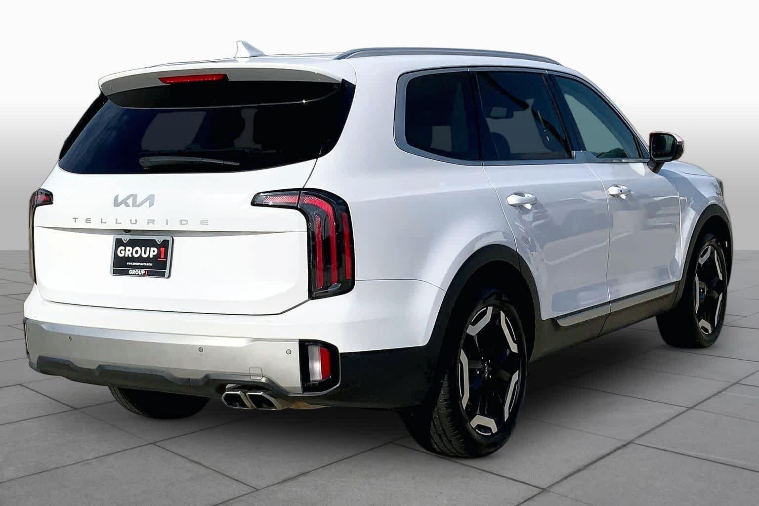 Used 2024 Glacial White Pearl Kia EX image 12