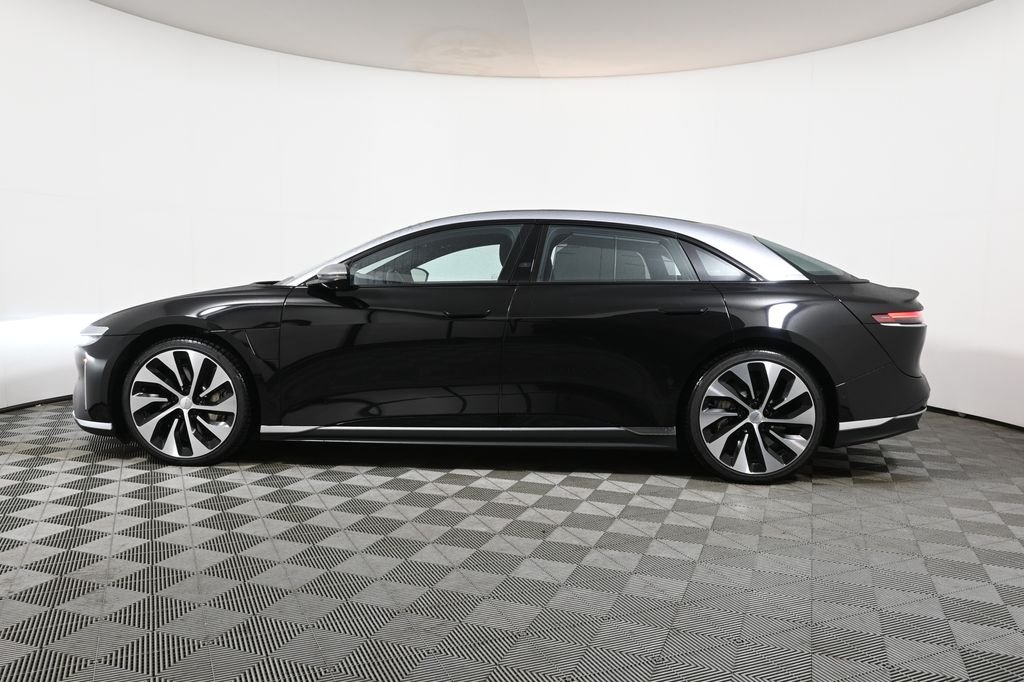Used 2022 Black Lucid Grand Touring image 2