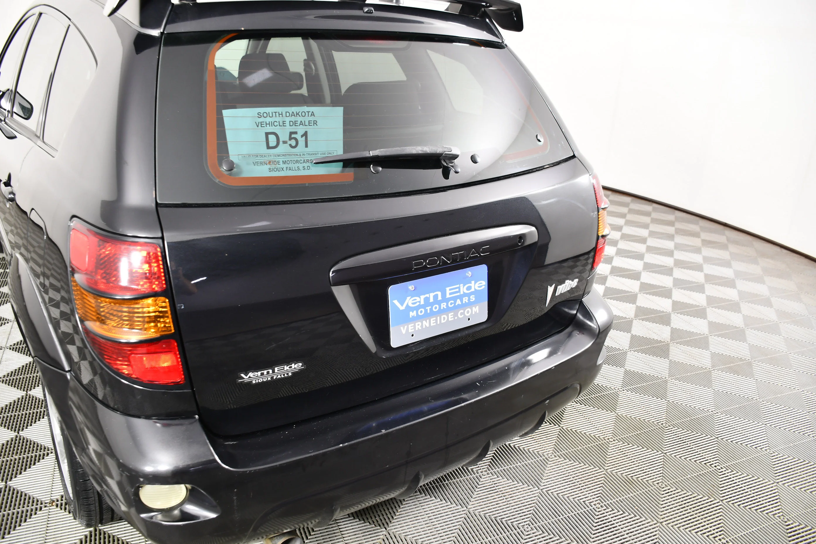 Used 2005 Abyss Black Pontiac Base image 15