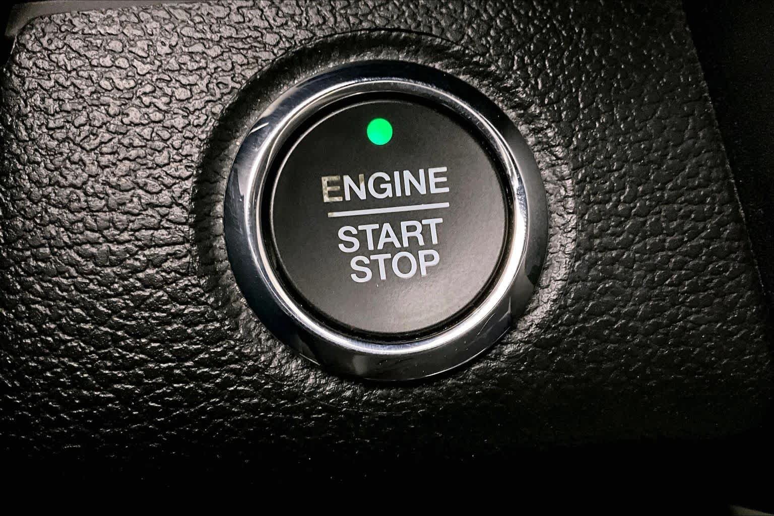 Used 2018 Magnetic Ford LARIAT image 31