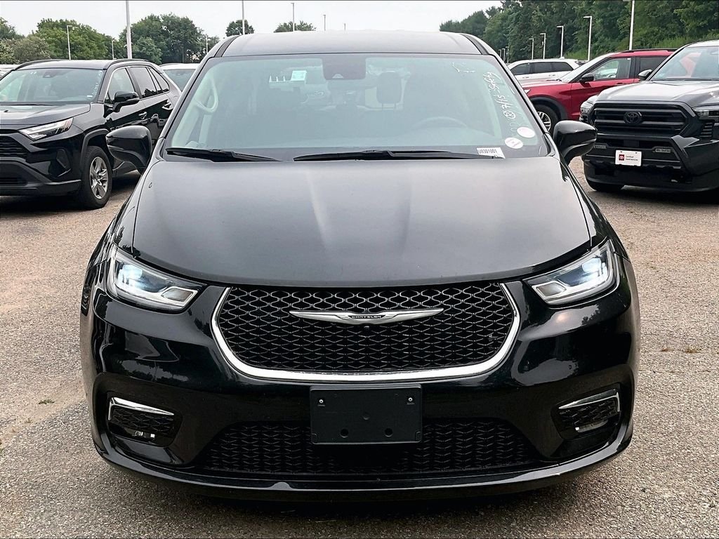 Used 2023 Black Chrysler Touring L image 2