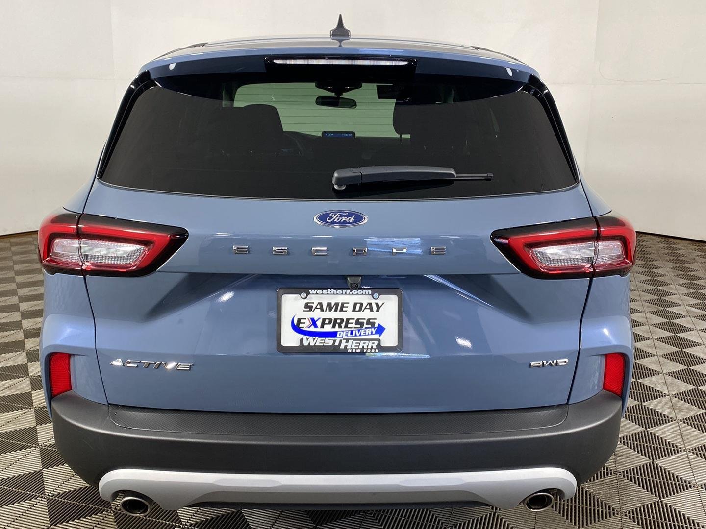 Used 2025 Vapor Blue Ford Active image 19
