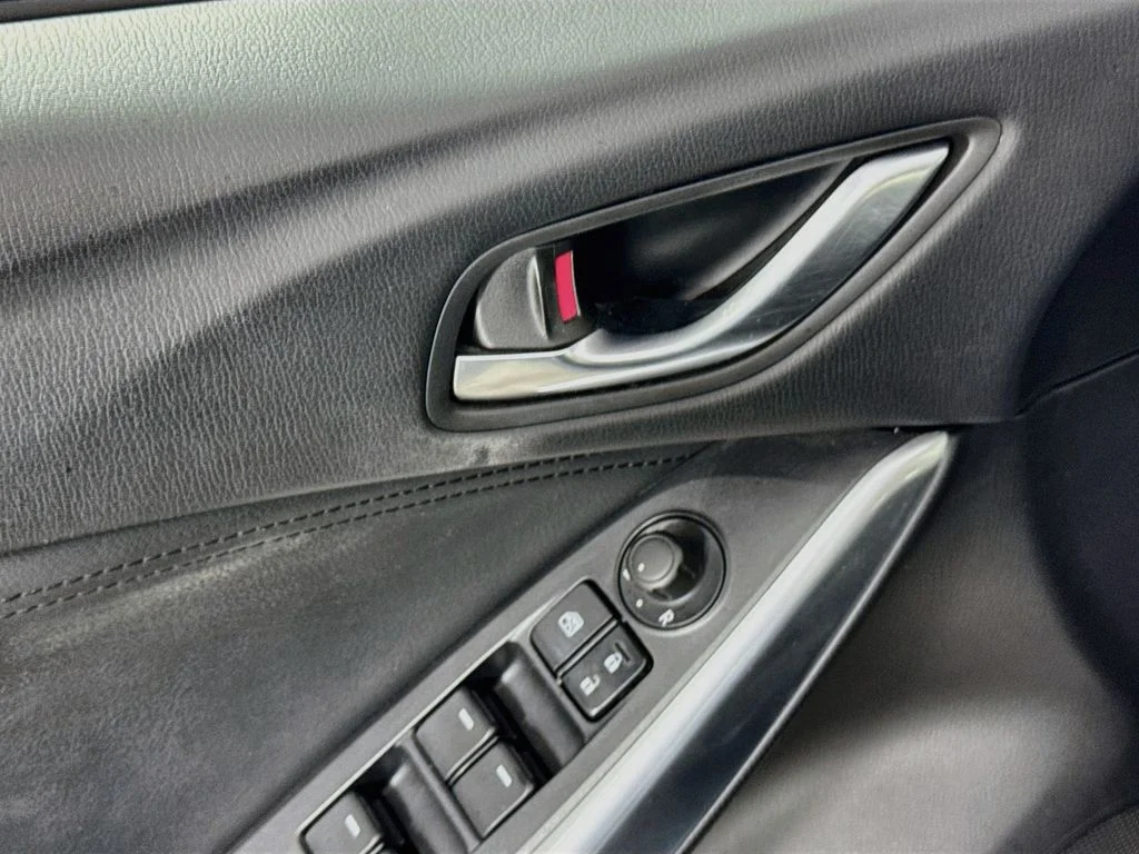 Used 2015 Blue Reflex Mica Mazda i Touring image 20