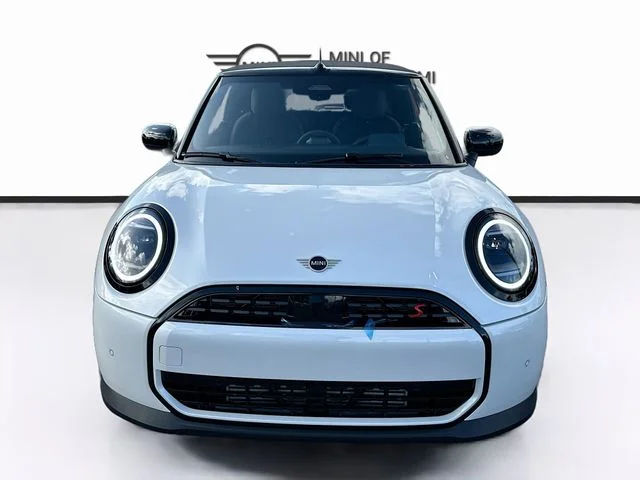 New 2026 White MINI Signature Plus image 2